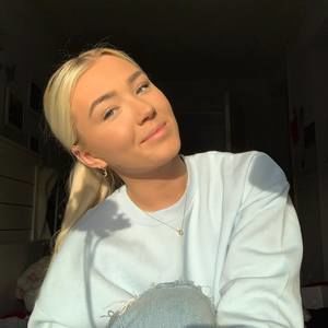 Meet your Posher, Angelica